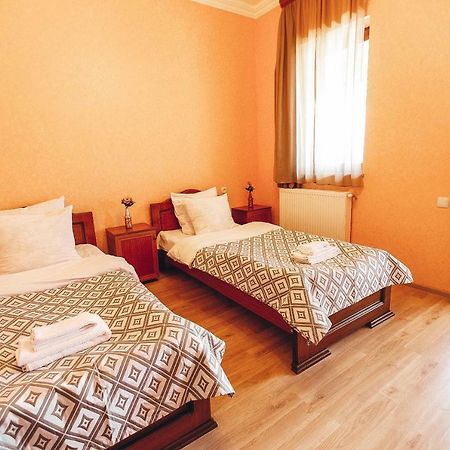 Hotel Sweet Home Telavi Kültér fotó