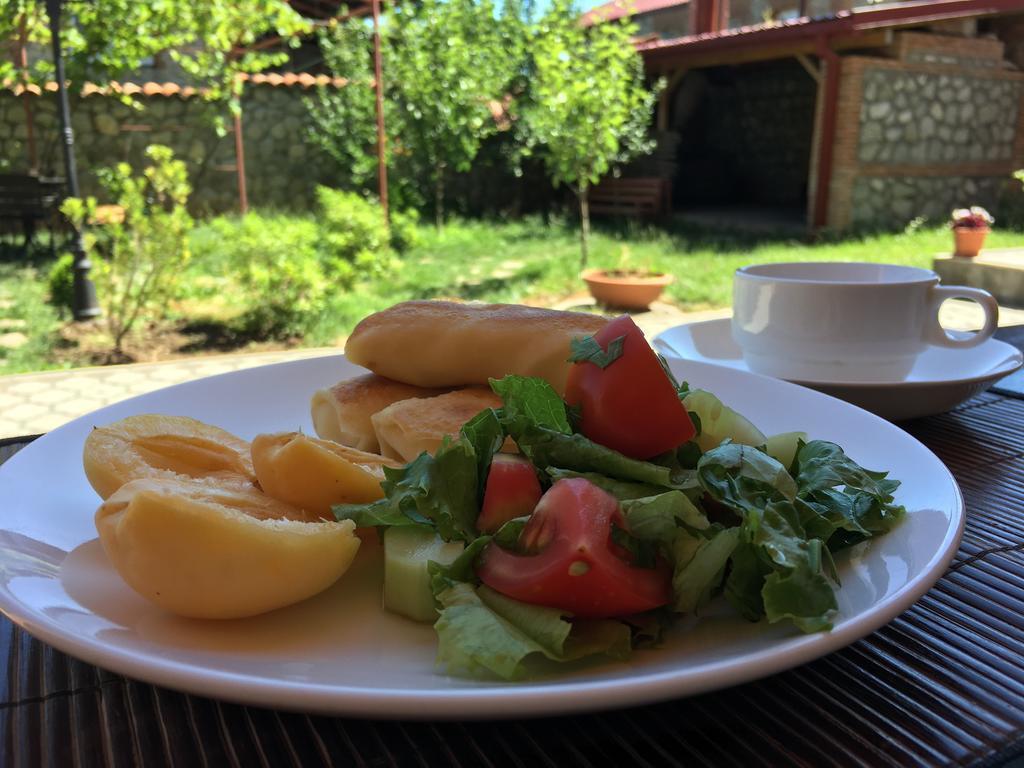 Hotel Sweet Home Telavi Kültér fotó