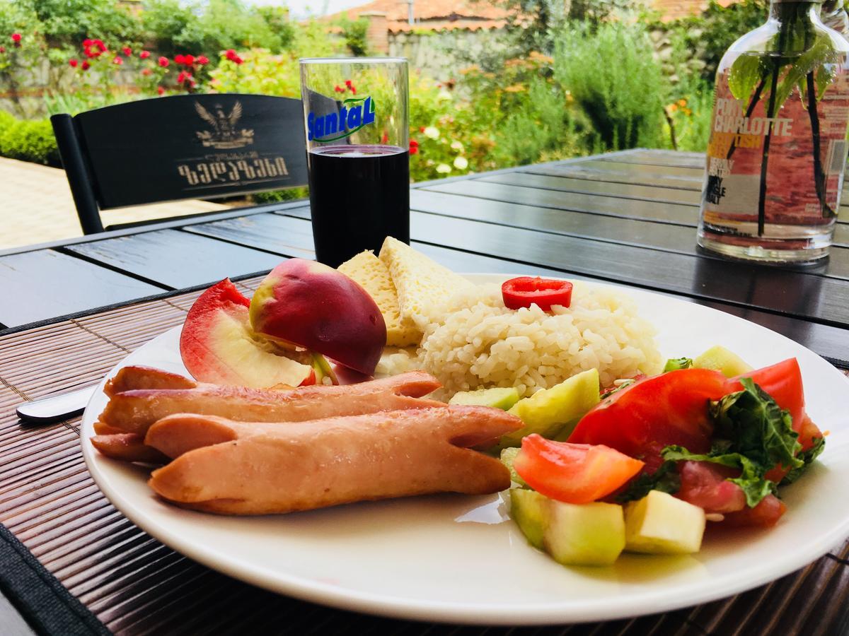 Hotel Sweet Home Telavi Kültér fotó