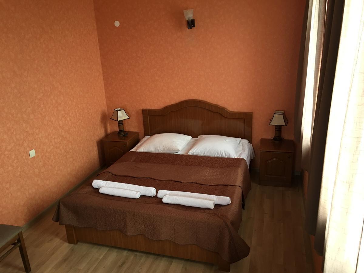 Hotel Sweet Home Telavi Kültér fotó