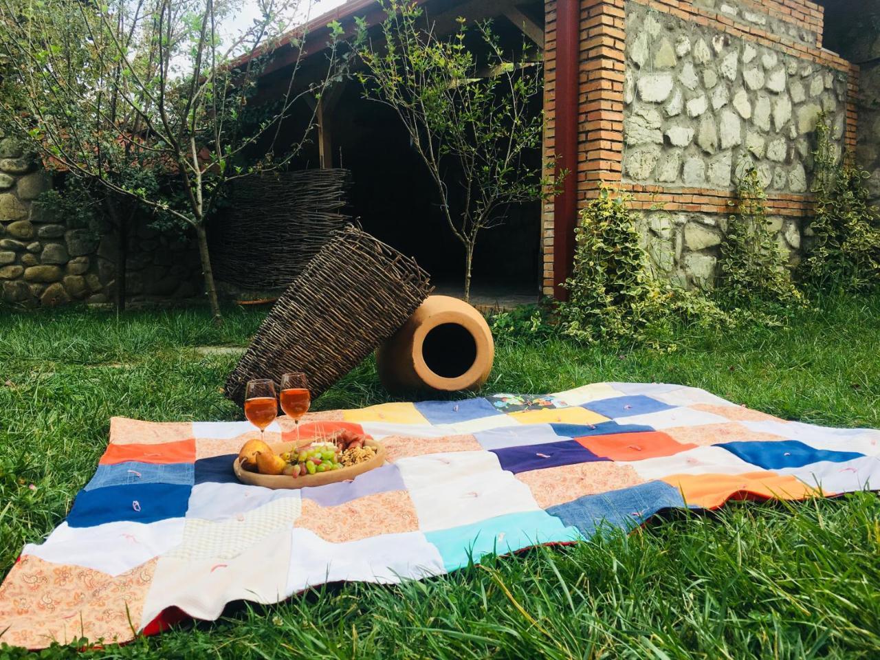 Hotel Sweet Home Telavi Kültér fotó