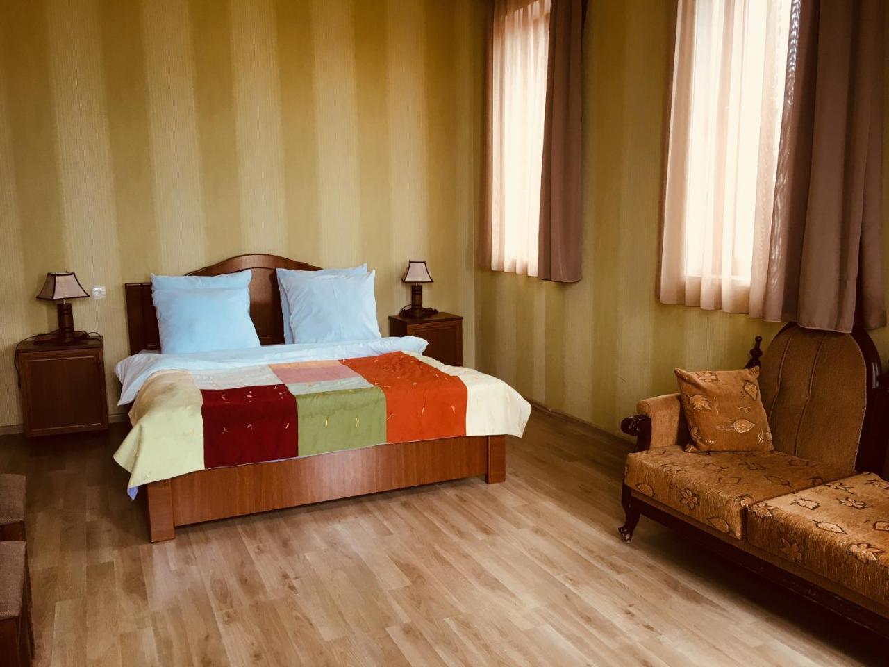 Hotel Sweet Home Telavi Kültér fotó