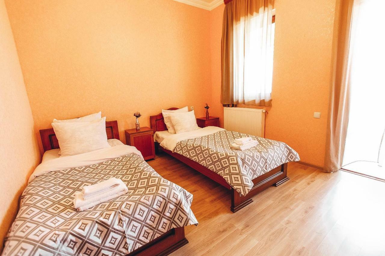 Hotel Sweet Home Telavi Kültér fotó